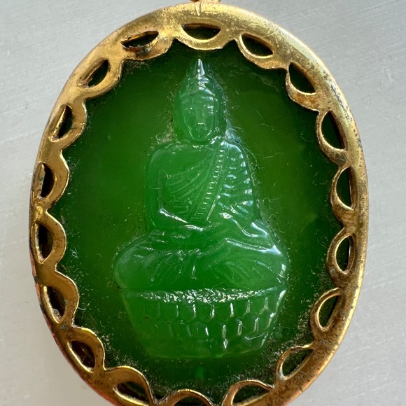 Vintage Green Glass Buddha Pendant | Dhyana Mudra | Mid-Century Chinese Export - Picture 8 of 9